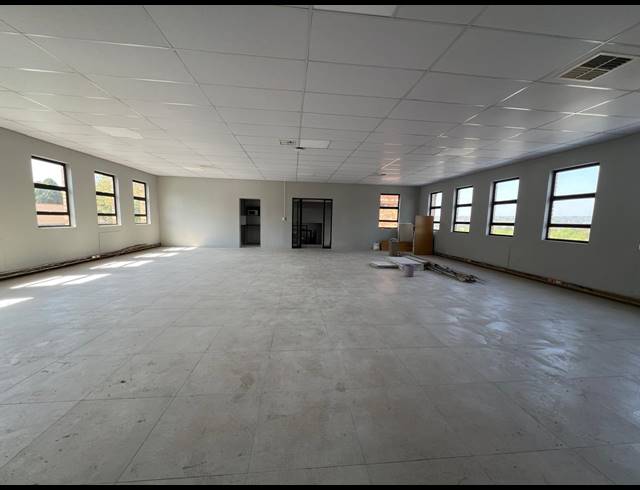 145M² OFFICE TO LET IN RANDPARK RIDGE